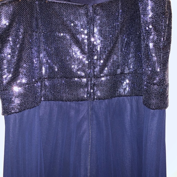 Navy sequin and sheer formal gown - Picture 3 of 4